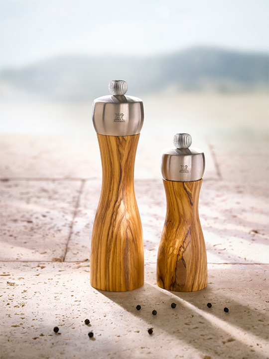 Olive Wood Peugeot 33804 Classic Fidji Pepper Mill 15 cm