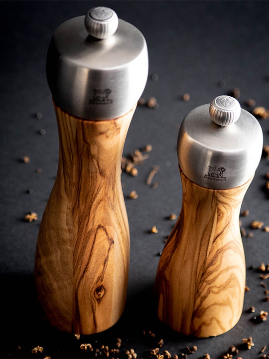 Olive Wood Peugeot 33804 Classic Fidji Pepper Mill 15 cm