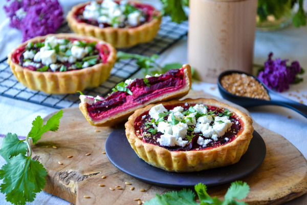 Beet, goat, feta and flaxseed tarts ~ Easy and Healthy